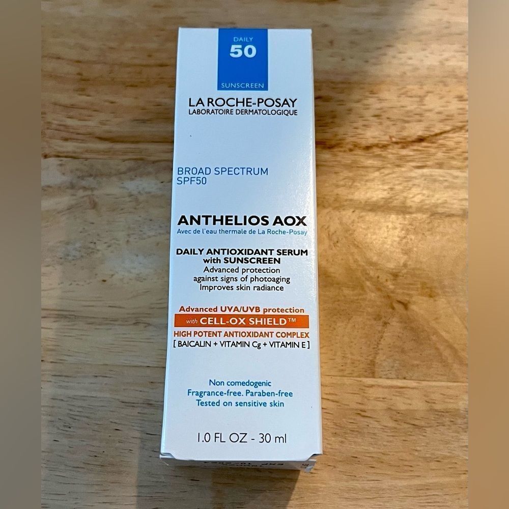 La Roche-Posay Anthelios AOX Daily Antioxidant Serum SPF 50 - Picture 3 of 4